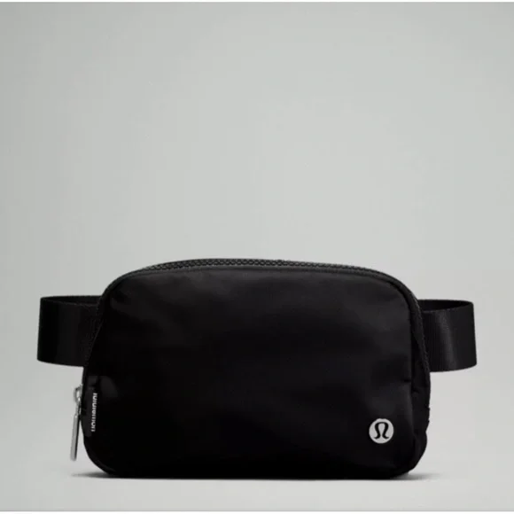 🖤NEW LULULEMON EVERYWHERE BAG 1L - Picture 1 of 6
